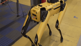 Kamyon çeken robot köpekler