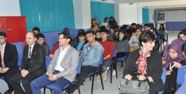 Dünyanın en hızlı parmakları Yalova’da öğrencilerle buluştu