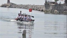 İstanbul'dan aldıkları Türk Bayrağı'nı Zonguldak'a getirdiler