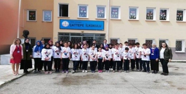 Boyabat Çattepe İlkokulunda Tübitak 4006 Bilim Fuarı