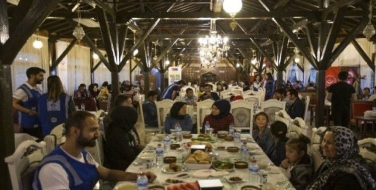 Türk ve Mülteci anneler ve çocukları Karabük’te iftarda bir araya geldi