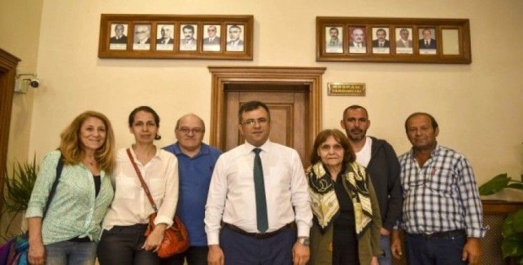 Eski Belediye Başkanı Türkmenoğlu’nun torunları, Belediye Başkanı Çatal’ı ziyaret etti