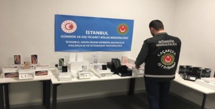 İstanbul Havalimanı’nda 9 milyon liralık cep telefonu ve aksesuarı ele geçirildi