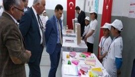 Arpaçay’da okulların bilim fuarları renkli görüntülere sahne oldu