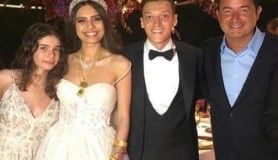 Amine Gülşe ile Mesut Özil'in düğününe ünlü akını
