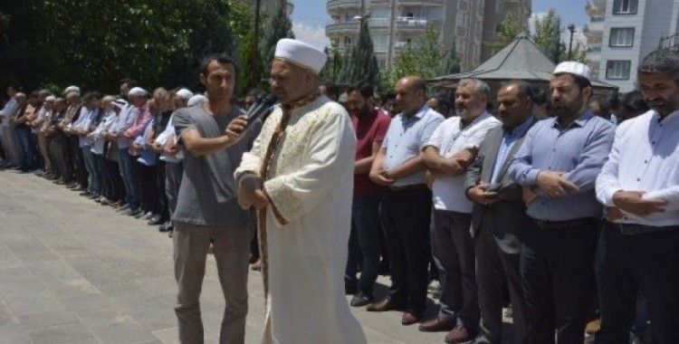 Siverek’te Mursi için gıyabi cenaze namazı kılındı