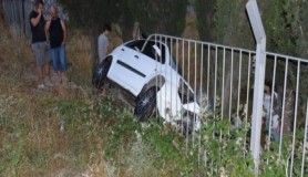 Şarampole yuvarlanan otomobildekiler kaza anını böyle kaydettiler