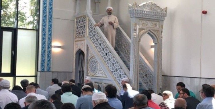 Diyanet İşleri Başkanı Erbaş, Hollanda'da hutbe irad etti