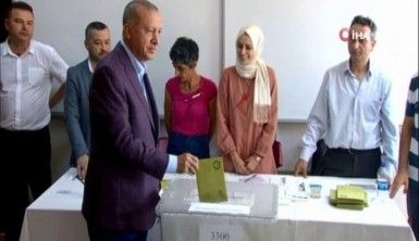 Cumhurbaşkanı Erdoğan oyunu Üsküdar'da kullandı