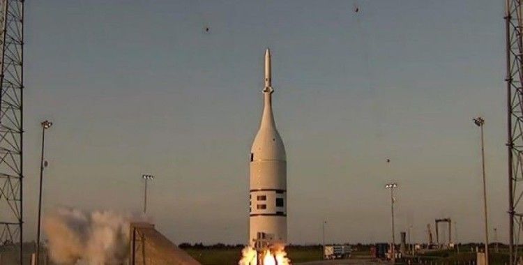 NASA Orion uzay aracının tahliye testini gerçekleştirdi