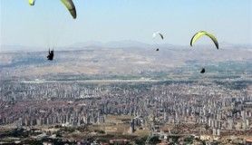Yamaç paraşütü heyecanı Kayseri'de