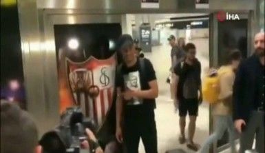 Fernando, imzayı atmak için Sevilla'da