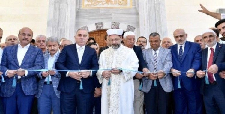 Diyanet İşleri Başkanı Erbaş, 10 yıl görev yaptığı caminin açılışını yaptı