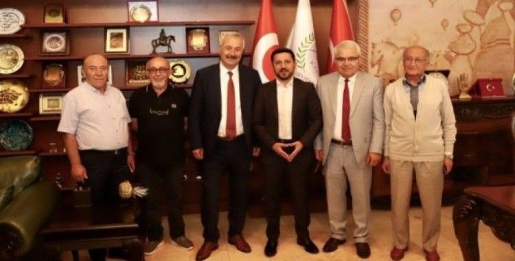CHP milletvekili Sarıaslan, Belediye Başkanı Arı’yı ziyaret etti