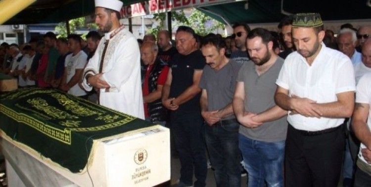 Trafik kazasında hayatını kaybeden müzisyene son görev