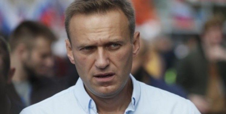 Muhalif lider Navalnıy, doktorunun itirazına rağmen taburcu edildi