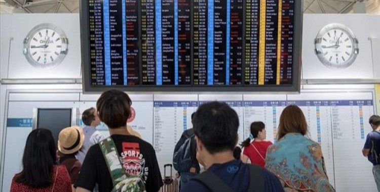 Hong Kong'da grev nedeniyle 200'den fazla uçuş iptal edildi