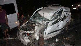 Manavgat'ta alkollü sürücü ışıkta bekleyen araçların arasına daldı