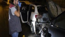 Antalya'da araç yangınında iki otomobil kül oldu