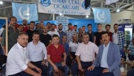 Erbaş, Ülkü Ocakları’nın panayır alanındaki standını ziyaret etti