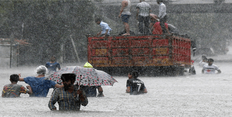 Hindistan’da şiddetli yağış ve sel faciası: Bin 422 ölü