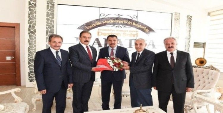 Başkan Gürkan, esnafları makamında ağırladı