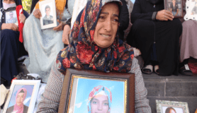 Annelerin HDP önündeki evlat nöbeti 22'nci gününde