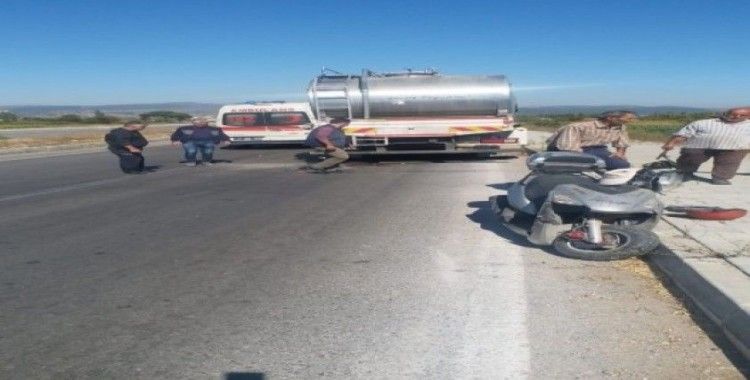 Motosiklet süt tankerine çarptı: 1 yaralı