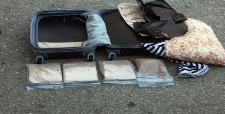 Mersin’de valizlerin içerisinde 3,5 kilogram eroin ele geçirildi