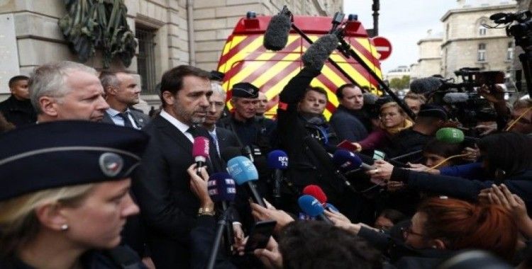Fransa İçişleri Bakanı Castaner, saldırı yerini ziyaret etti