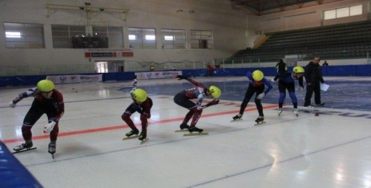 Erzurum’da Short Track Federasyon Kupası heyecanı