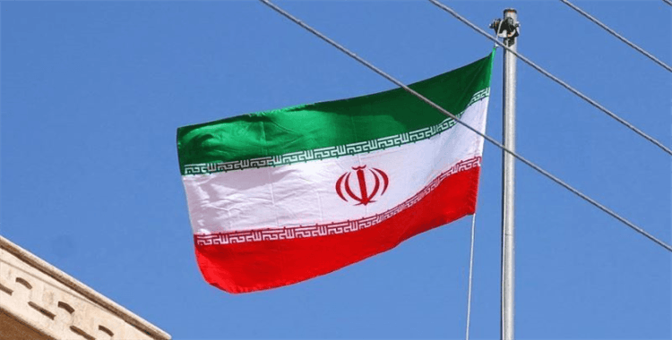 İran iki Avustralyalı’yı serbest bıraktı