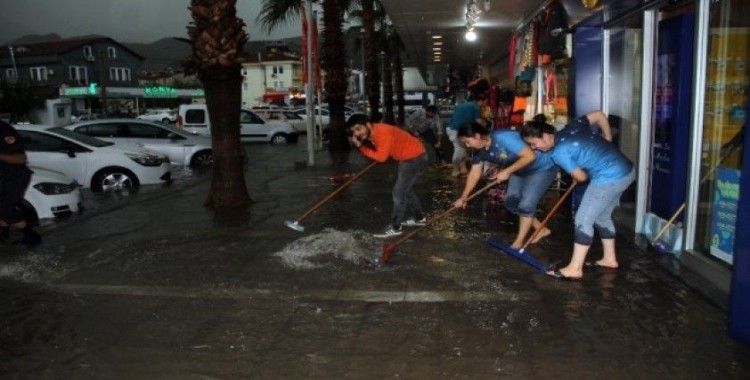 Şiddetli yağmur Fethiye’de baskınlara neden oldu