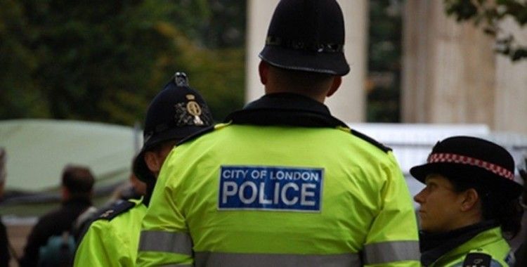 Londra polisinden, 276 iklim değişikliği protestocusuna gözaltı