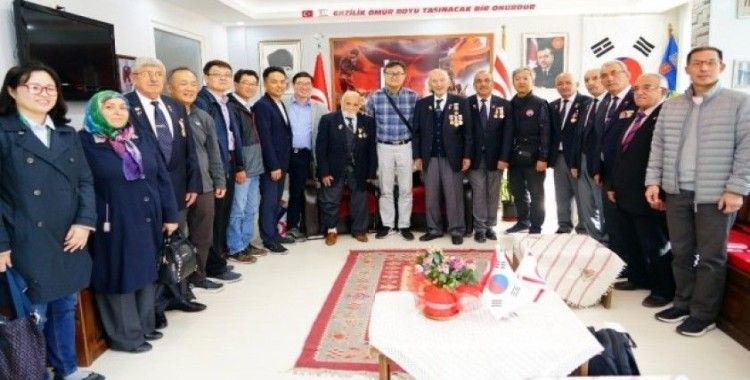 Güney Koreliler Kastamonu’da Kore gazilerini ziyaret etti