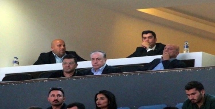 Başkan Cengiz’den basketbol takımına destek