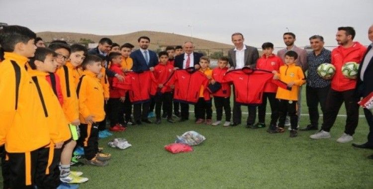 Yahyalı Futbol Akademisi’nden Mehmetçiğe Dua