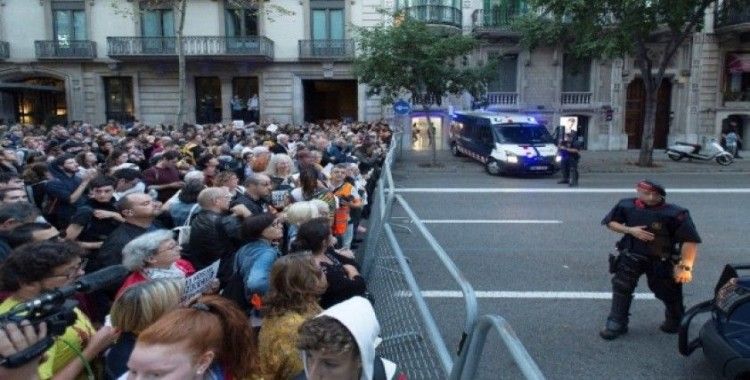 Katalonya’da protestolar devam ediyor: 3 gözaltı