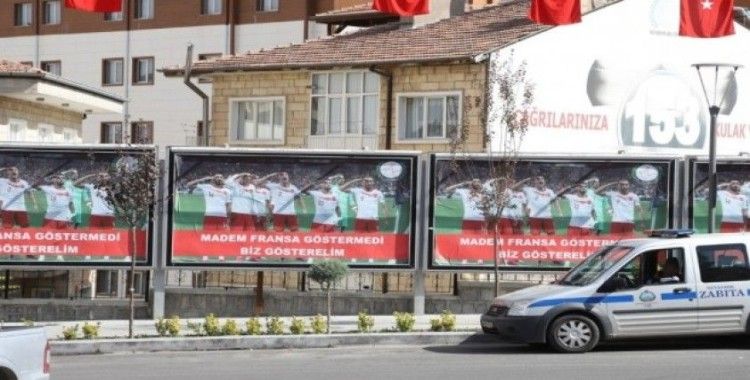 Milli takım futbolcularının asker selamı Nevşehir sokaklarında