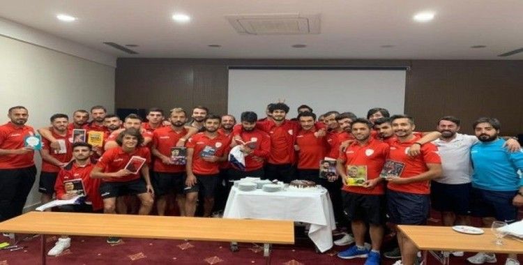 Yeşilyurt Belediyespor’da Mehmet Ak’tan futbolcularına farklı motivasyon teknikleri