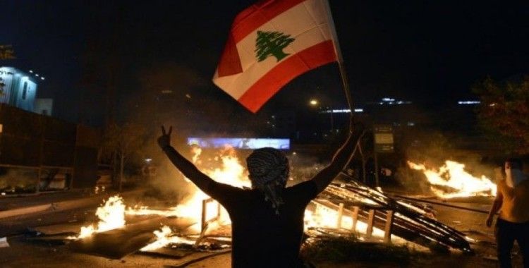 Lübnan’da Whatsapp öfkesi büyüyor