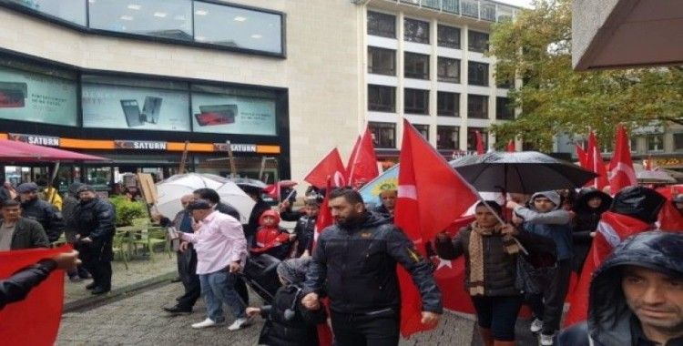 Almanya’daki Türklerden Barış Pınarı Harekatı’na destek