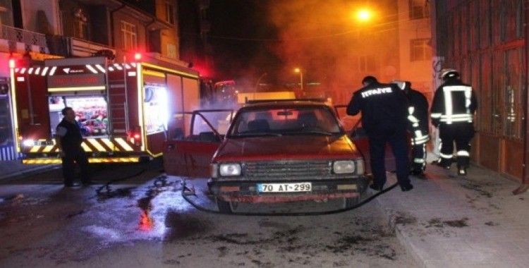 Karaman’da park halindeki araçta yangın çıktı