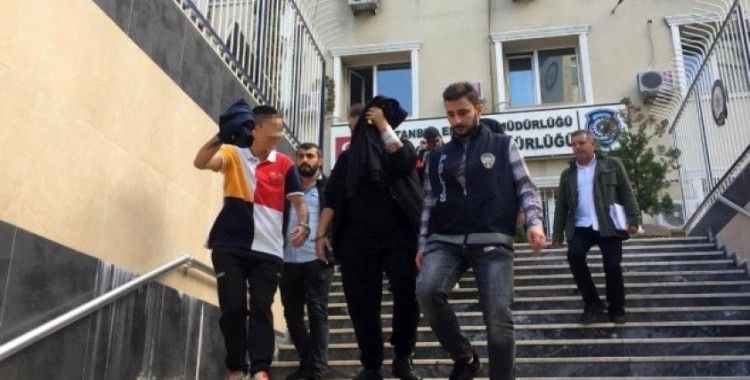 Beyoğlu’nda küçük çocuklara hırsızlık yaptıran şahıslar yakalandı
