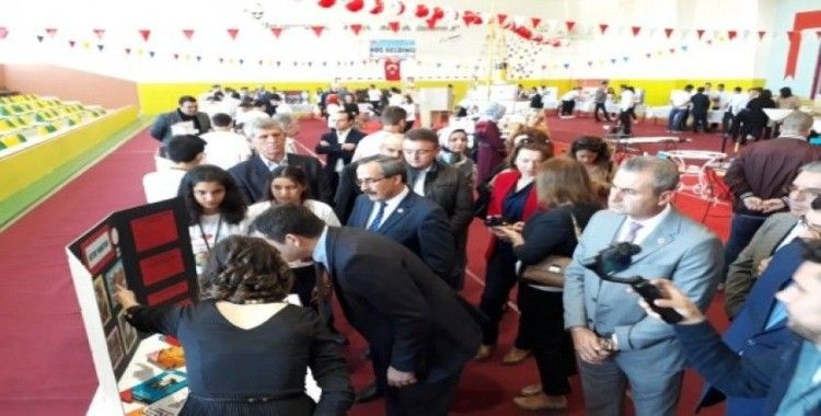 Uzunköprü’de bilim fuarı açıldı