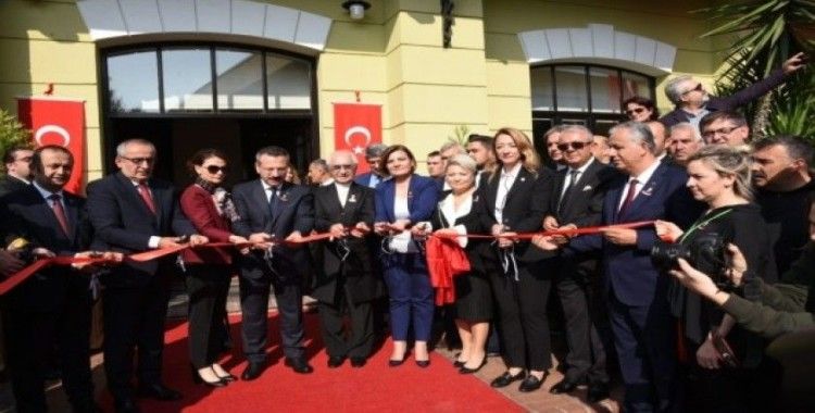 Dünyanın en büyük Atatürk sergisi İzmit’te açıldı