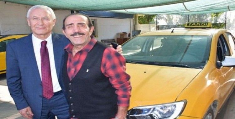 Mustafa Keser 10 yıl taksicilik yaptığı İzmir’de nostalji yaşadı