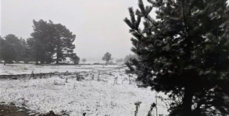 Amasya’ya mevsimin ilk karı yağdı