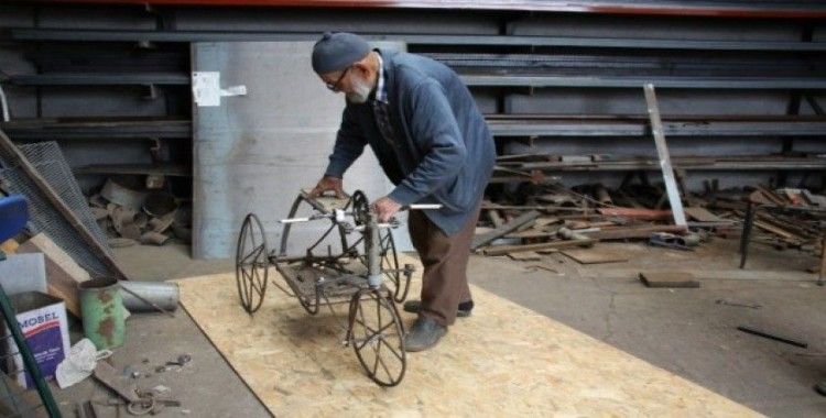 (Özel) 93 Yaşındaki Mehmet Dede, camiye gitmek için  bisiklet yaptı