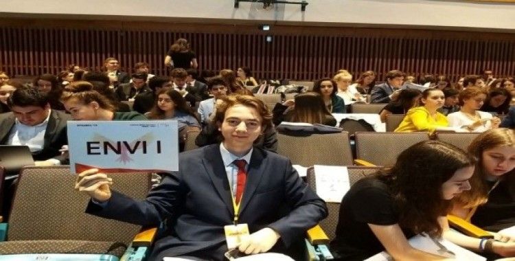 İhlas Koleji öğrencileri Avrupa Gençlik Parlamentosu’na katıldı